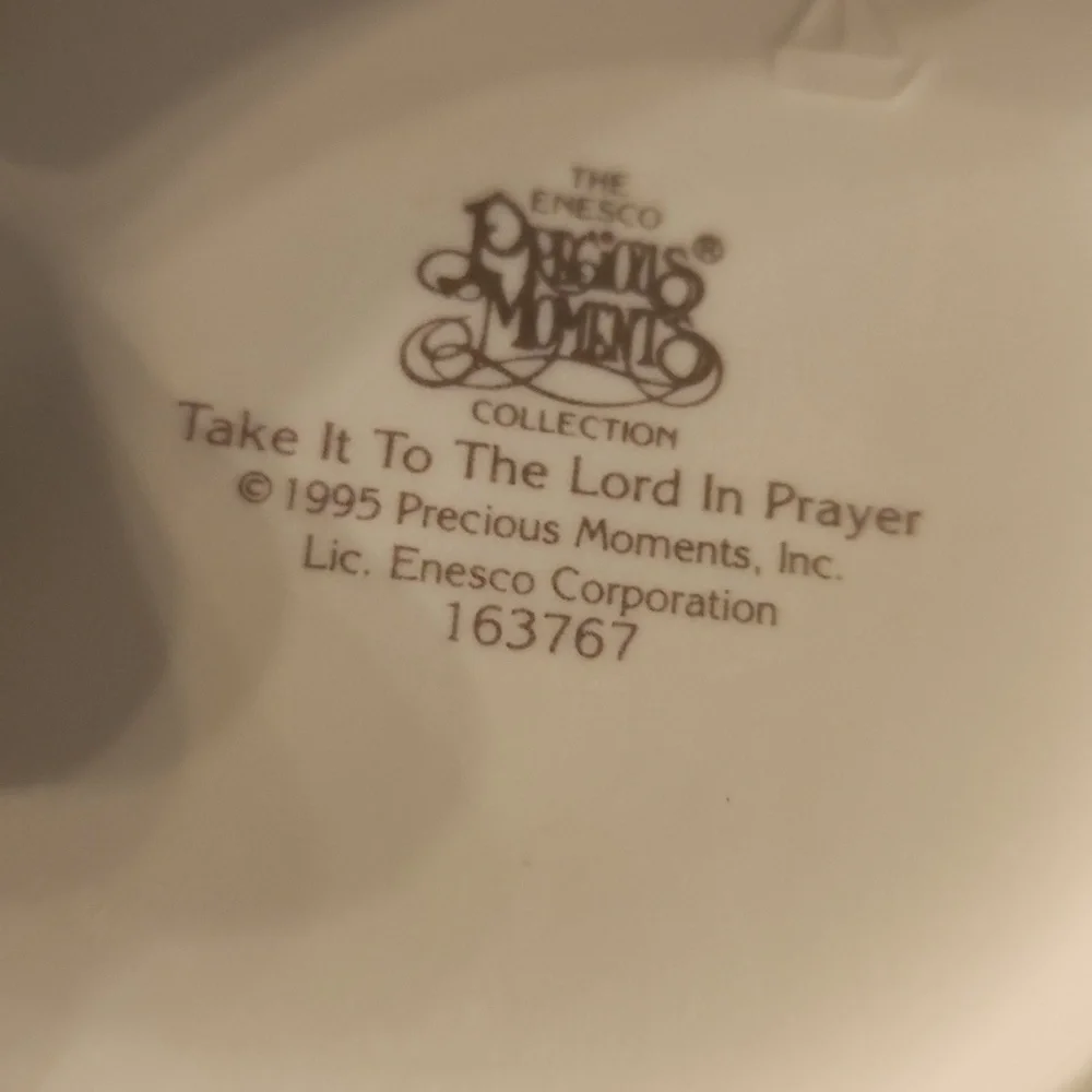 Precious Moments, Vintage, "Take it to the Lord in Prayer ", Excellent cond - Picture 2 of 3